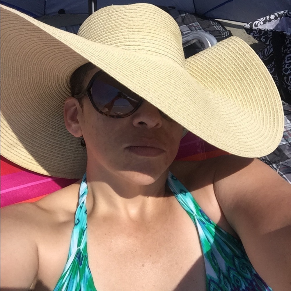 Meet your Posher, Crystal